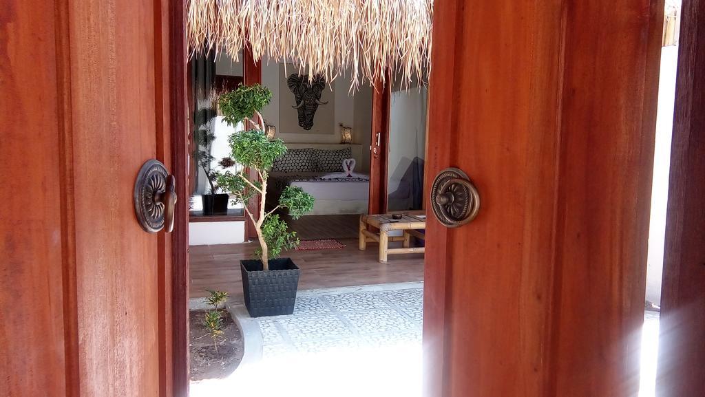 Rumah Cahaya Джили Трауанган Екстериор снимка